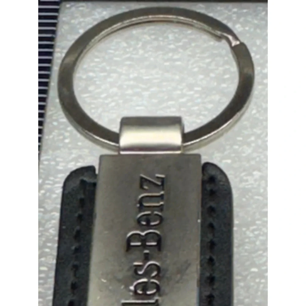 Mercedes Benz of Gilbert Keychain Leather Metal Silver Tone Key‎ Ring Key Fob